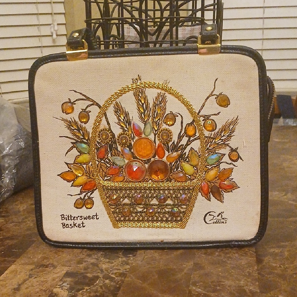Bittersweet Basket Embroidered Women's Bag - Multicolor